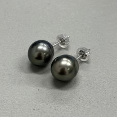 黒蝶真珠 パールピアス 9.5-10mm グリーン〜ブラック セミラウンド〜楕円形 K14WG