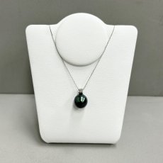 画像3: 黒蝶真珠 パールネックレス ペンダント 8mm ピーコックカラー セミラウンド K18WG ダイヤ 0.06ct 45cm スライド式アジャスター 1点物 (3)