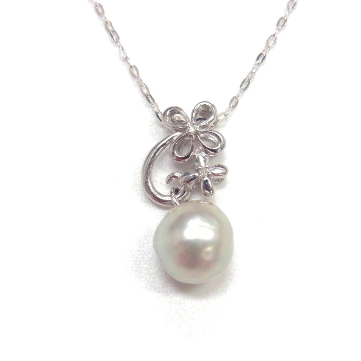 本真珠のペンダントトップ　K18WG ダイヤ付eijewelryアクセサリー